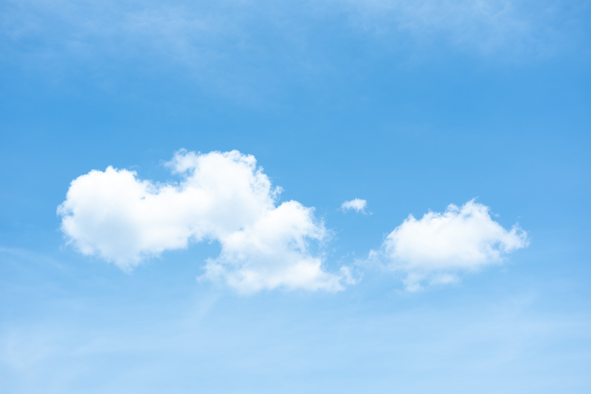 青空に浮かぶ白い雲